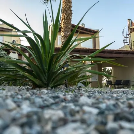 Palm View Villa Jenádi